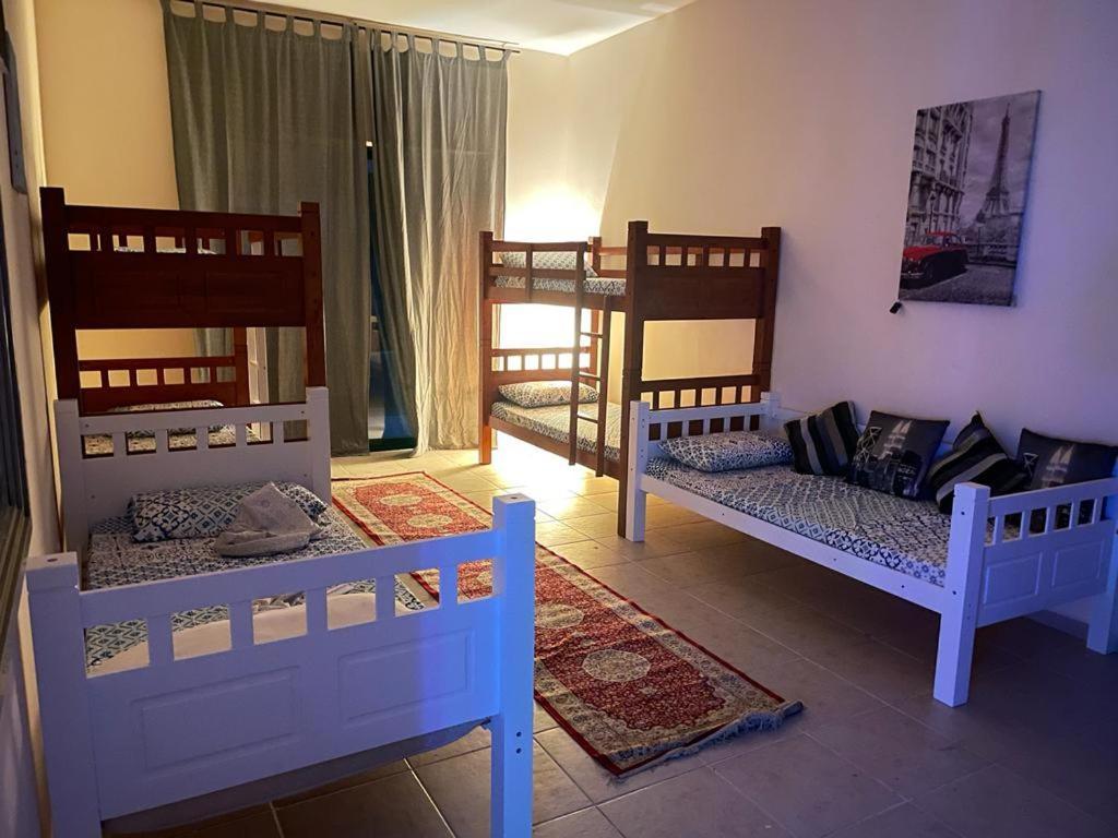 A Pousada Backpackers Zone Dubai Exterior foto