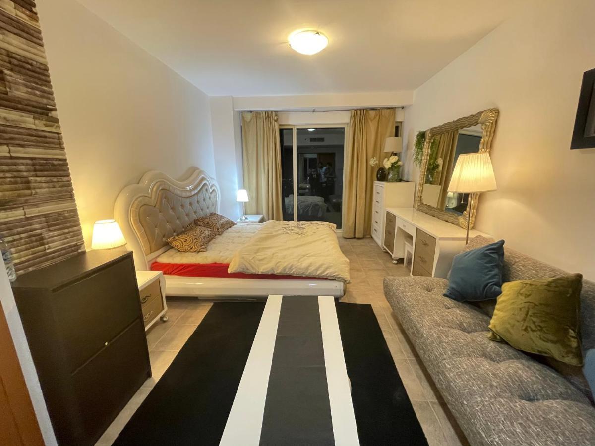 A Pousada Backpackers Zone Dubai Exterior foto