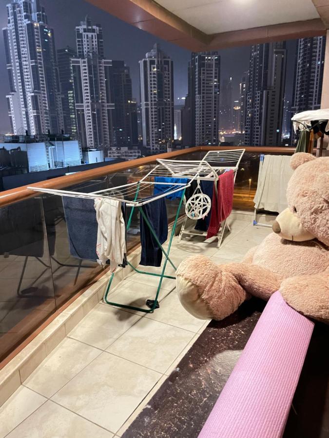 A Pousada Backpackers Zone Dubai Exterior foto