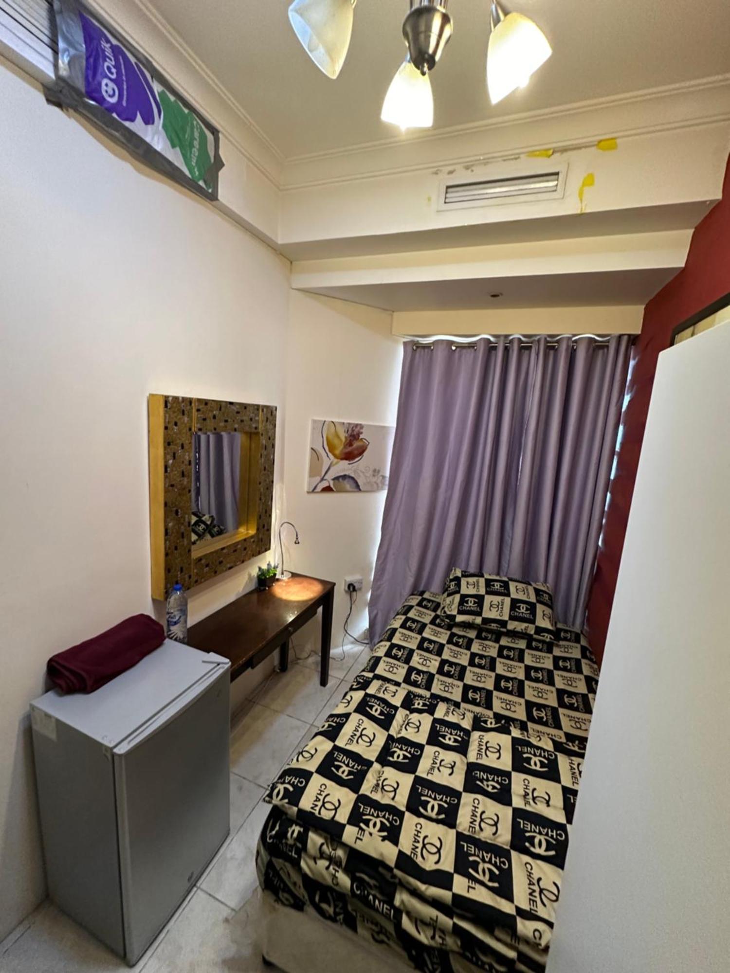 A Pousada Backpackers Zone Dubai Exterior foto