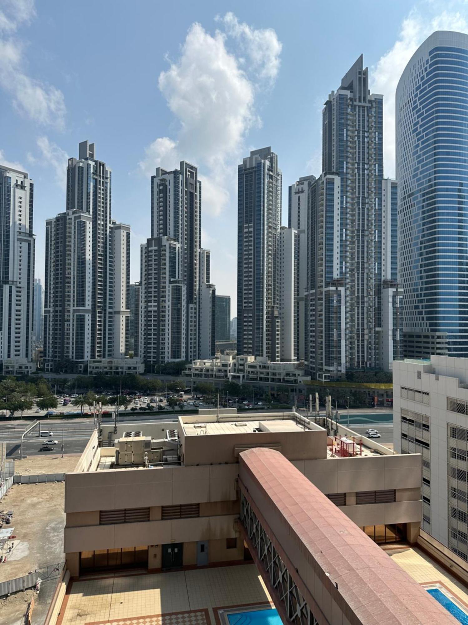A Pousada Backpackers Zone Dubai Exterior foto